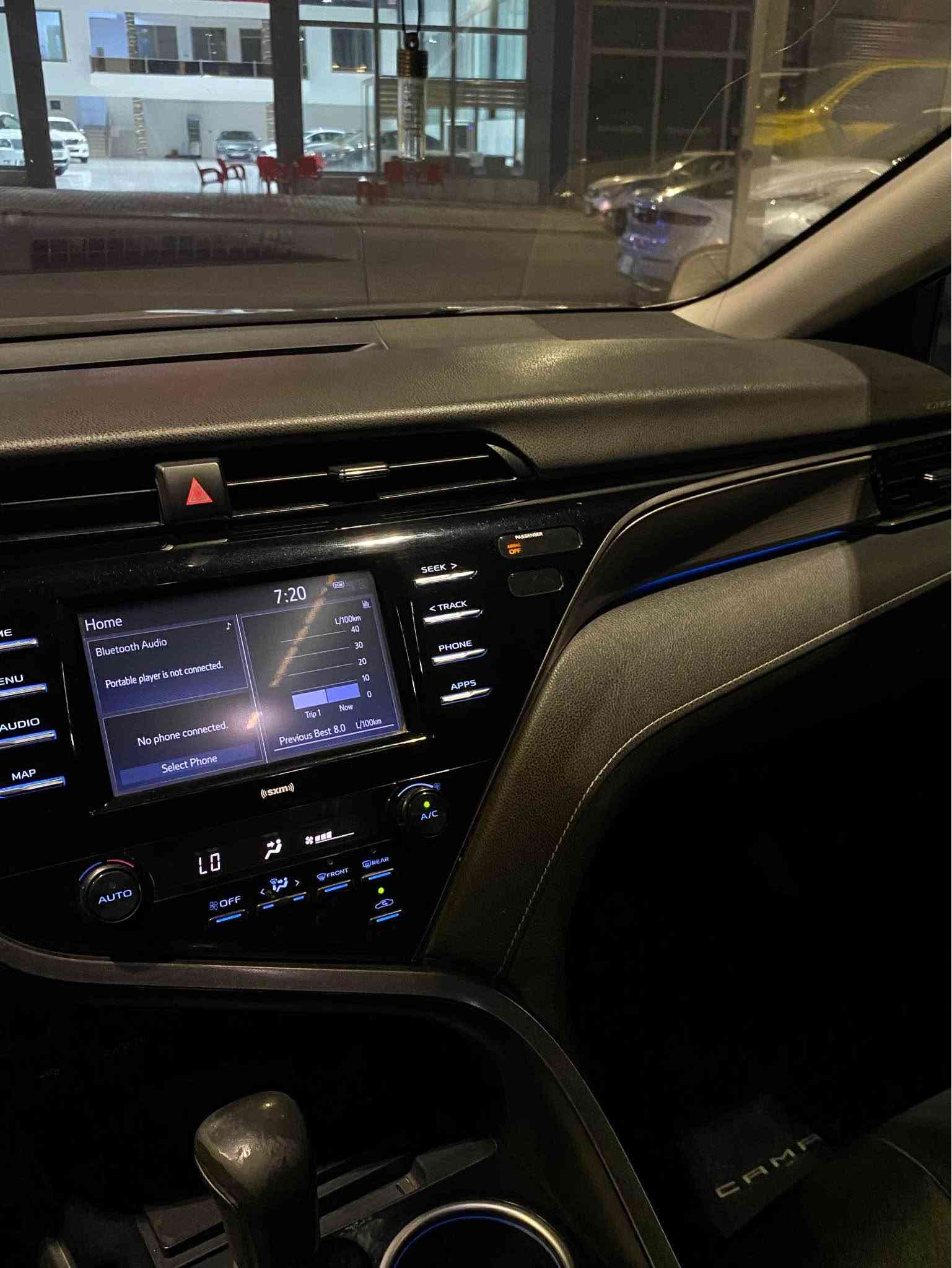 🔥 TOYOTA CAMRY SE 2020 🔥
🚘 كامري SE موديل 2020
✅ Clean Title – كلين تايتل
🎨 لون خارجي رمادي غامق مميز
🖤 داخلية سوداء
🛞 جنوط SE رياضية سوداء
🌙 فتحة سقف
✨ سبويلر خلفي رياضي

• محرك 2.5 لتر 4 سلندر
• قوة تقريباً 203 حصان
• قير أوتوماتيك 8 سرعات
• دفع أمامي FWD
• وضعية قيادة رياضية Sport Mode
• تشغيل بصمة/زر تشغيل
• مثبت سرعة
• تحكم بالمقود
• شاشة وسطية
• كاميرا خلفية
• حساسات ومواصفات أمان تويوتا
• نظام تنبيه ومساعدة المسار
• نظام فرملة طوارئ
• مثبت سرعة متكيف
• أنوار أوتوماتيك
• مرايات كهربائية
• مقاعد أمامية كهربائية
• داخلية SE رياضية
• دبل عادم خلفي رياضي

🔥 SE — شكل رياضي، قيادة ممتعة، واقتصادية بنفس الوقت

سيارة حيل نظيفة بدون ملاحظات 
مكفولة كفالة عامة 
گير و محرك دواخل و كهربائيات مكفولة 
تحويل وكالة و غرامات ب شرط سيارة ب أسمنا 
ماشية ١٢٩ الف ميل تقريباً 
ب سعر بلاشش 
سعرها 187$ ورقـــة و بيها مجال 🔥
للأستفسار اتصل على هذا الرقم 
كورك-واتساب
*********** Singapore

