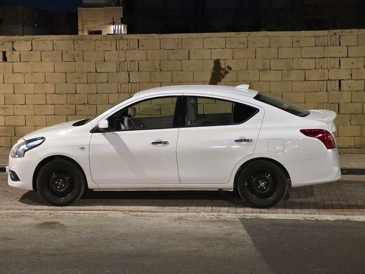 سلام عليكم
سياره مكفوله من الدعاميه للدعاميه 
سياره نضام اقصاد  ستقطاع مباشر باسم المصرف الاهلي العراقي  رقمها بغداد وراعيها بغداد تحويل وكاله باسم المشتري 
سياره نضيفه ومكفوله 
من الضربات 
 من كير 
 من مكينه 
 من حداديه 
 من تبريد ثلج 
يعني بعدها بالجيس وما متعبهه 
سعرها 118 ورقه وببها مجال بسيط  
مكانها مناوي لجم خلف مول الخوره
 للاستفسار الاتصال على 
رقم الهاتف ***********

