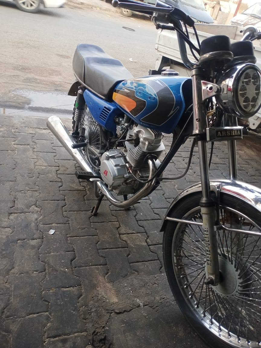 السلام عليكم البيع دارجة اربعه كير نامه برو غطاس الضخم دارجة موديل 17وراق اصولي باسمي واكيله العارضي محرك مكفول مبدل بيه والفات فقط كهربائيات شغاله السعر 525وابيها مجال للشراي يتصل علىه رقم تليفون اني مكلف بل نشر لمكان النجف حي الميلاد شارع المزرعه مال سيد علي رقم***********
