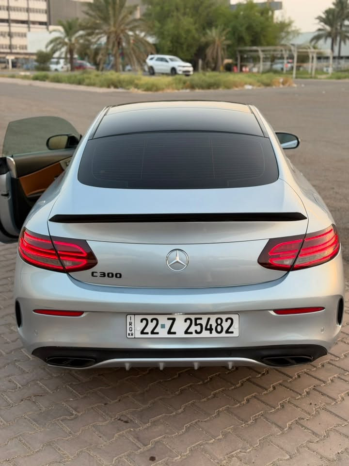 السلام عليكم
مارسدس c300 فورميتك 2017
ماشيه 90mi
فول مواصفات 
بانوراما
نقط عمياء
رادارات 
شفتات 
5 نظام قيادة 
كشنات كهرباء 
كامره قلاب 
لايت متحرك 
مواصفات معروفه وبعد هواي بيه مواصفات السيارة جديدة كلش ومصروف عليه تخم تاير وصدر
 كير ومكينه وتبريد كله شرط وعليه ادامه تخم نوزلات وبلكات ويالحقيقة احله من الصور مابيه اي نقص 

السيارة باسمي تحويل مباشر 
مكاني  بغداد العامرية  ***********

السعر 185$ وبيها مجال قليل سيارة حيل نضيفة ومرتبه صور السونار مع المنشور
