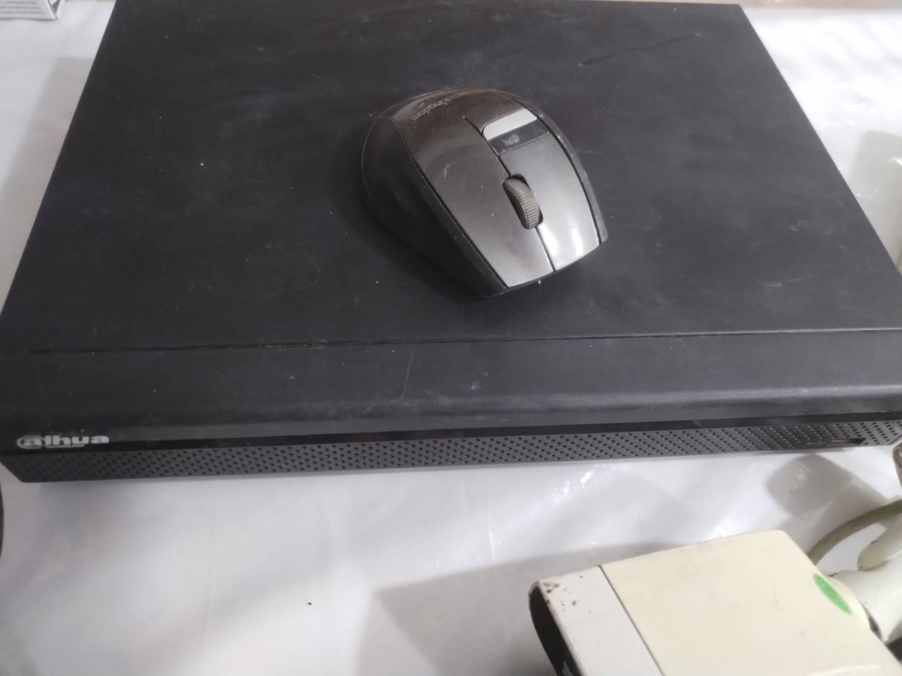 السلام عليكم 
 جهاز مراقبه DVR نوع دهوى 
شرط الشغل ع فحص لا تاخذهن قبل ماتفحص
كلهن الغراض شغالات مفحوصات
1 _2 جهازي ابو ٤ فيش
2 _  ماوس عدد ٣ وايرلس ١ وثنين واير متصل
٣_ كامرات عدد ٣
٤ فيش ومحولات وكيبلات
كلهن سعرهن ب١٥٠ وبيهن مجال لشراي
لتواصل *********** او تواصل ع واتساب
