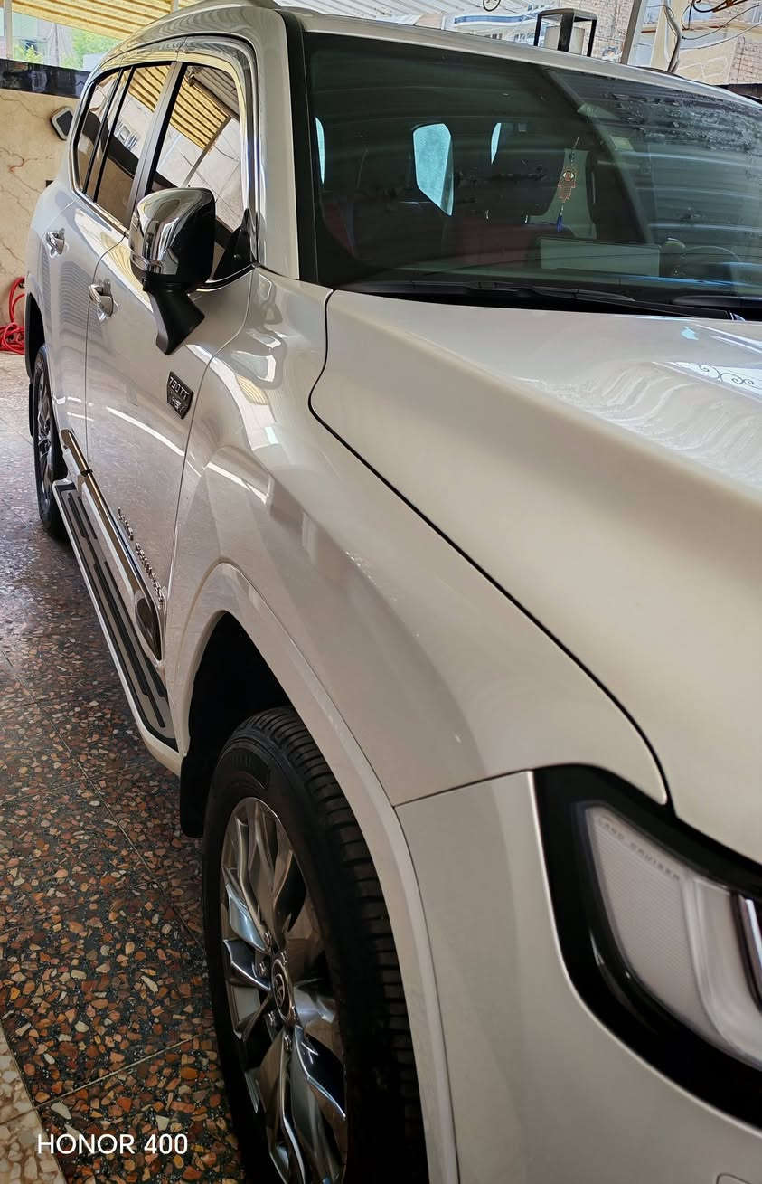 لاندكروز VXR • هايبرد • ٢٢٤٠ كم