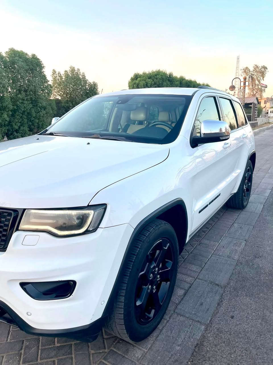 للبيع Jeep خليجي
موديل 2019
كفالة عامة السيارة 
ماشية 67 
فتحة سقف
رادار 
حساس امامي خلفي
ماوس 
شاشة كبيره
نقاط عمياء
اوتو هولد
‏كشنات كهرباء
‏ سيارة جديده بمعنى الكلمة
مكان السيارة بغداد
السعر 230 وبيها مجال
للاستفسار ***********
