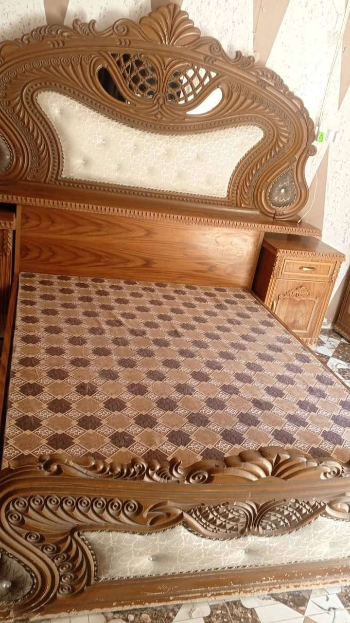 غرفه 5 ملحق مستعمل للبيع 
خشب ماليزي ثقيل 
السعر 1.150.000
للاستفسار الاتصال ***********
***********
