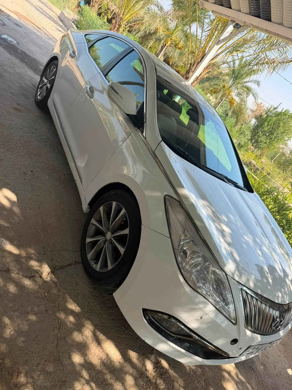 السلام عليكم  ازيرا للبيع السعر 87 موديل 14 سياره جاهزه من كلشي ماتصرف عليه اي شي بيه مكانات صبغ ابيع عام شرط بدون اي حادث قوي مكان السياره واسط الزبيديه ***********
