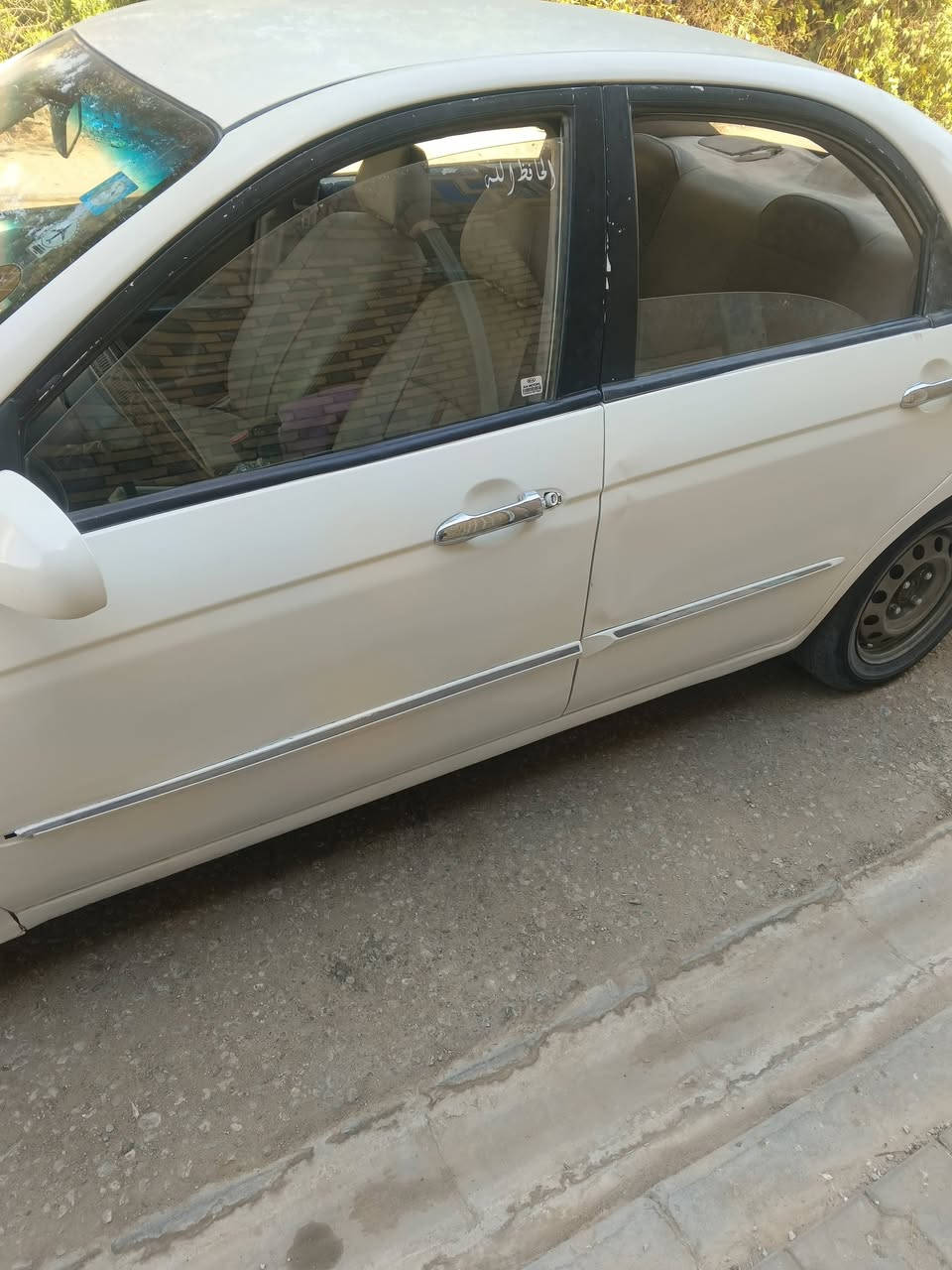 السلام عليكم 
كية اسبكترة للبيع 2004 خليجي 
كير ومكينة خير من الله تبريد عاطل 
صبغ عام للجمالية السيارة بالنجف 60وبيه مجال
رقم الهاتف ***********
