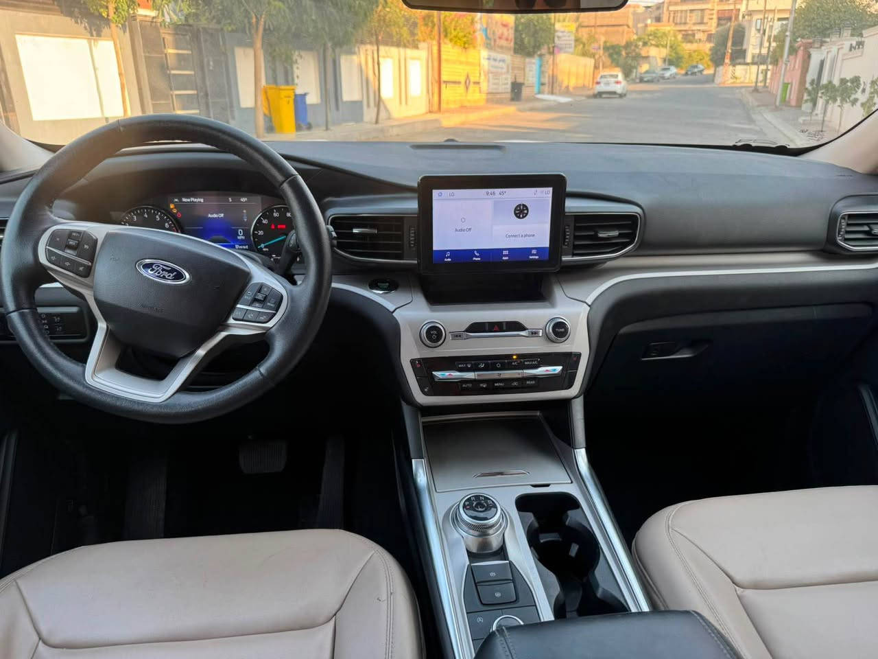 فورد ايكسبلور2024 xlt دبل اكسل  سياره  داخل كريمي سياره   ٣ مقعد سياره بيها بونيت صبغ و جاملغ وراء كلير امريكي بيها بعد مواصفات هوايه 
٧ راكب حقيقي   
1FMSK8DH6RGA05690
*********** كركوك, العراق
