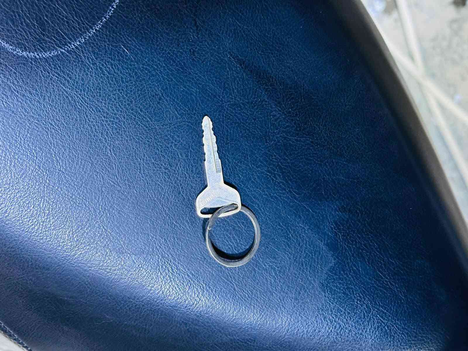 بطة ليموني لون مميز كفالة عامة من جميع النواحي فقط اتصال مكاني كربلاء ***********
