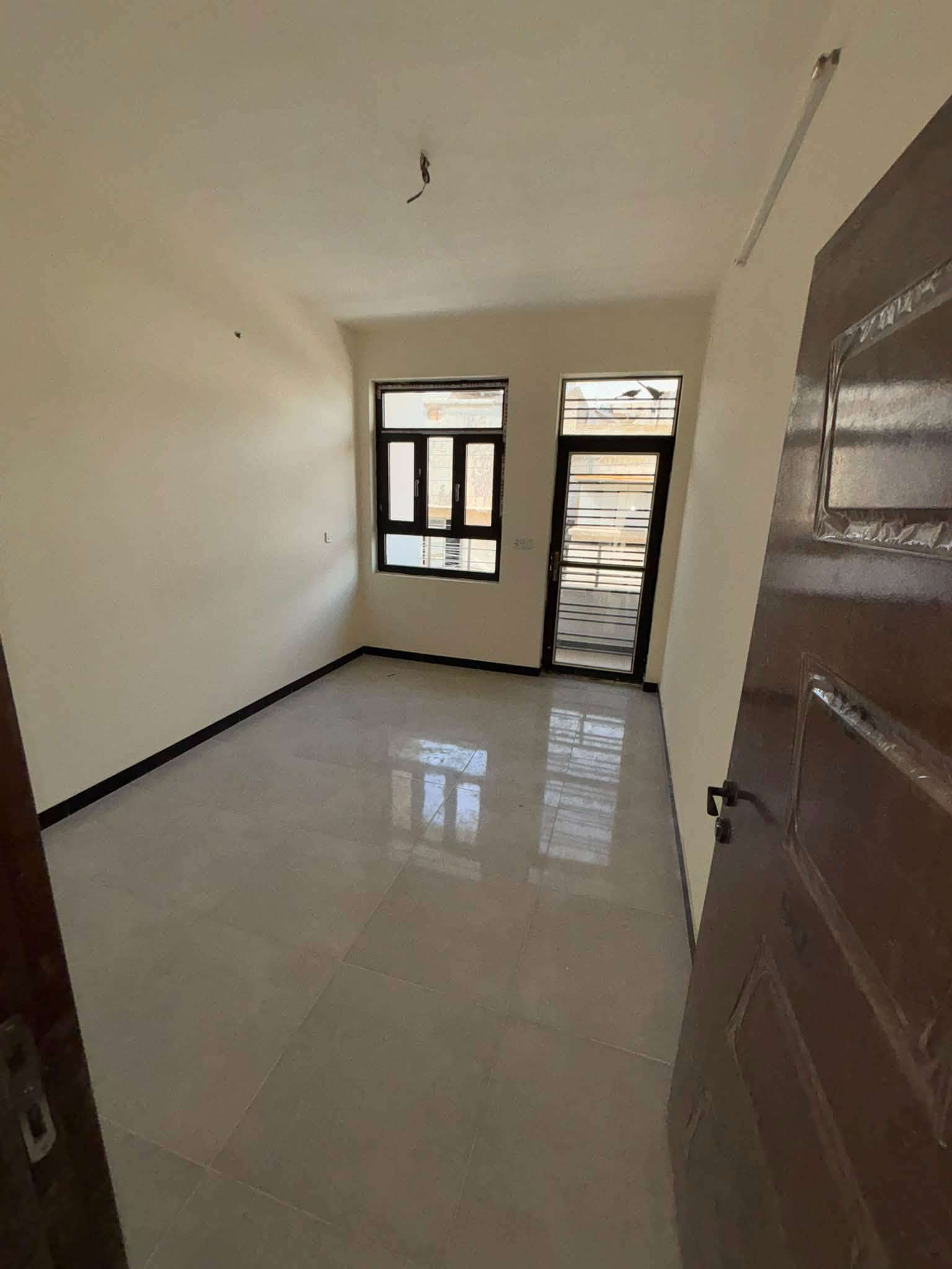 🏢 مكتب البديع للاستثمار العقاري

🏠 دار للبيع – ملك صرف (طابو)

📐 المساحة: 50 متر
🛣️ عرض الشارع: 6 متر
🏗️ بناء حديث
🛏️ تحتوي على: 3 غرف نوم
🛋️ صالة
🍳 مطبخ
🚿 خدمات عدد 2

📍 العنوان: حي القاهرة – الدلفية

✨ فرصة مناسبة للسكن والاستثمار

📞 للاستفسار والتواصل: ***********

📍 عنوان مكتب البديع: حي القاهرة – المعلمين
قرب بيتزا بيروت وأسواق حيدر

مكتب البديع للاستثمار العقاري
ثقة بالتعامل • دقة بالاختيار • أمان بالاستثمار
