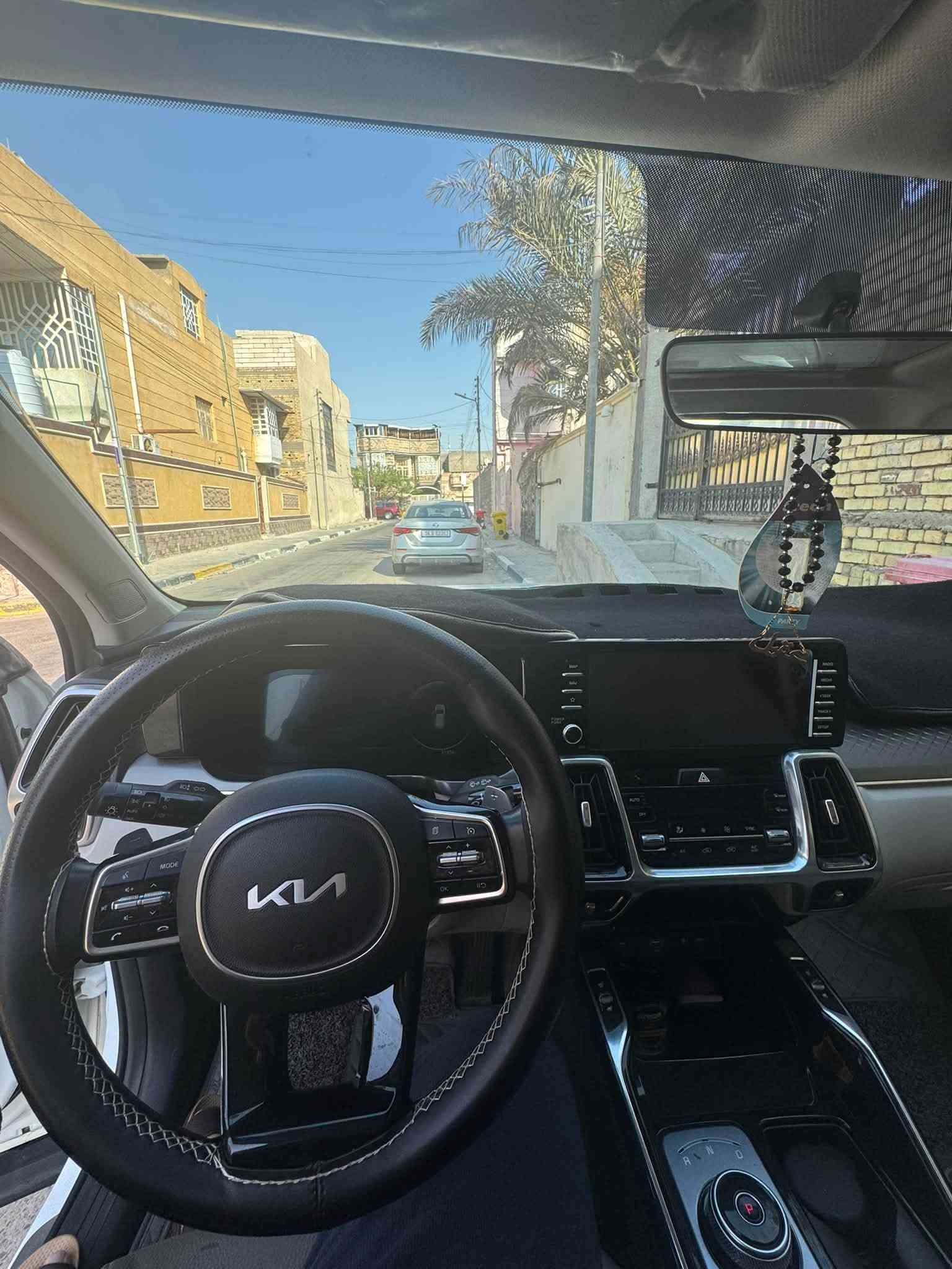 سورنتو موديل ٢٣ وارد خليجي مكفولة ماشية فقط ٣١ الف عداد حقيقي ، السيارة فول مواصفات وفتحة بانوراما ، محركها ٦ سلندر  

ملاحظة / السيارة وكالة باسمي ومن تشتريها تتحول الوكالة باسمك بس السنوية مال السيارة باسم شركة البشامة 

مكاني / بصرة - قبلة 
سعر السيارة بلاش بيع مستعجل 
السعر : 250 ورقة فقط وبالعافية على الي ياخذها 

للتواصل : ***********
