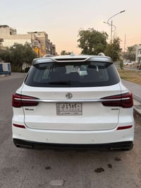 للبيع سيارة MG RX5 2023  خليجي بأسمي استلام من الوكالة رقم بغداد  محرك...