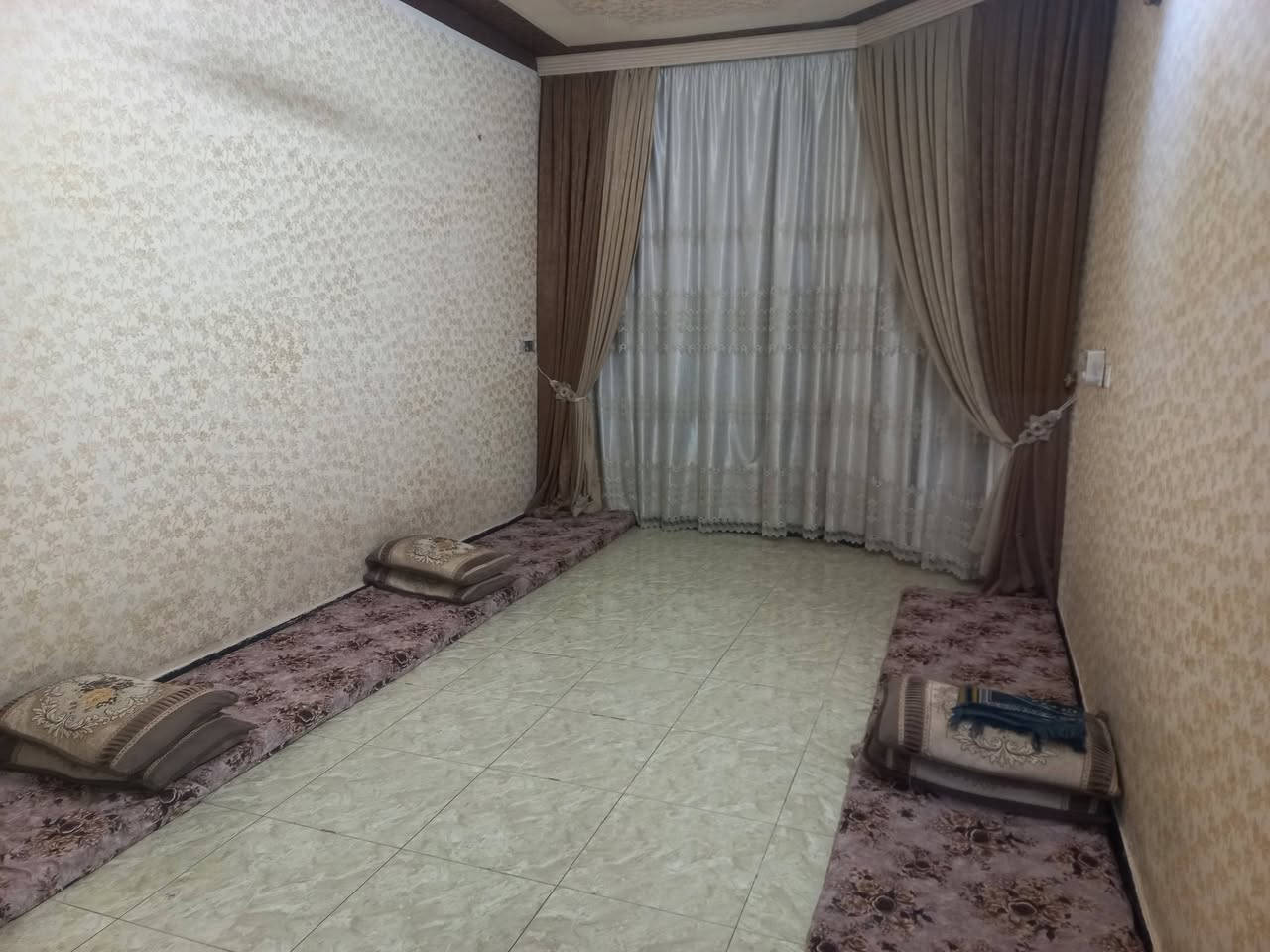 بيت للبيع في ابي منيصير مساحة ١٤٠ م
خلف التجاري بناء حديث
الاتصال
***********

