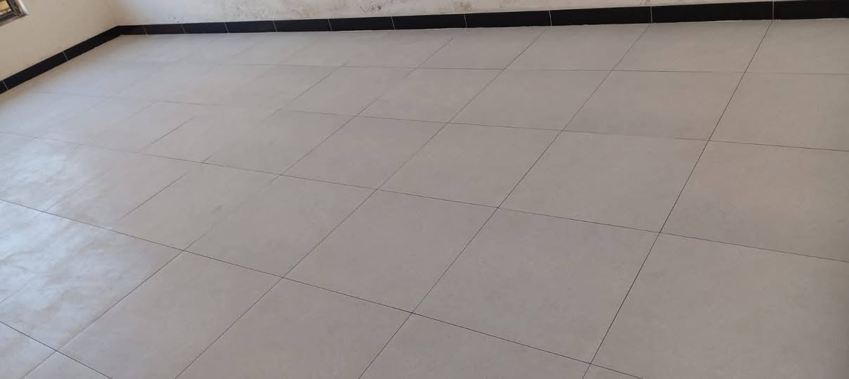 السلام عليكم تطبيك جميع انواع السيراميك المتر ب5 متفرغ حاليا *********** ** ***********

