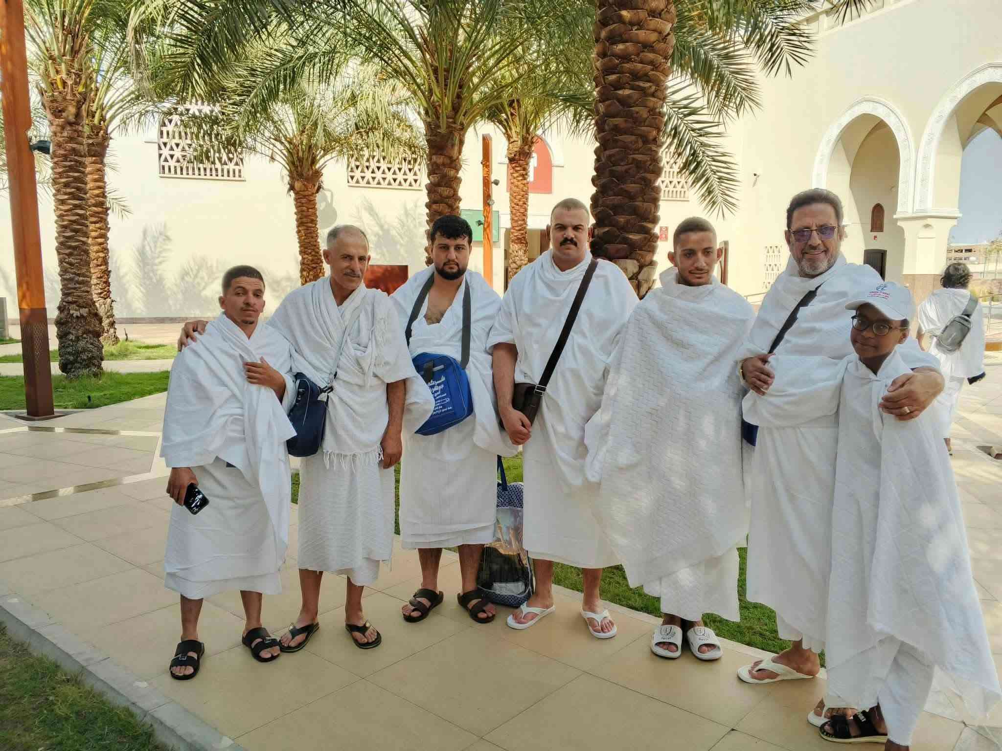 الحمد لله رب العالمين...... 
احرام معتمرينا الأعزاء من 
ميقات أبيار علي . مسجد الشجرة
لأداء مناسك العمره المفردة أشهر ربيع الآخر
نسأل الله أن يتقبل طاعاتهم وصالح أعمالهم
. _________________________
 خادم ضيوف الرحمن
سليم الشجيري
, ***********
***********
