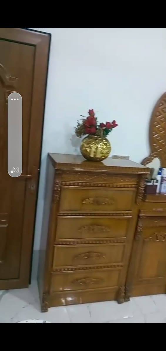 اسلام عليكم
غرفه اخشاب خشب صاج أصلي القنصور وي الزاويه 8 أبواب للبيع مليون وربع قفل المكان الموصل حي الشيماء للاستفسار الاتصال على الرقم ***********
