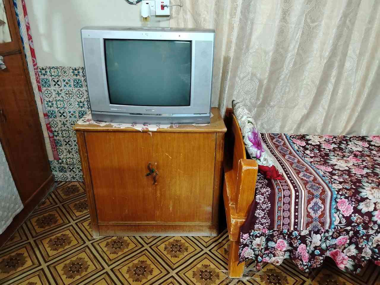 السلام عليكم 
غرفه مستعمله للبيع 
السعر 700 
الرقم ***********
