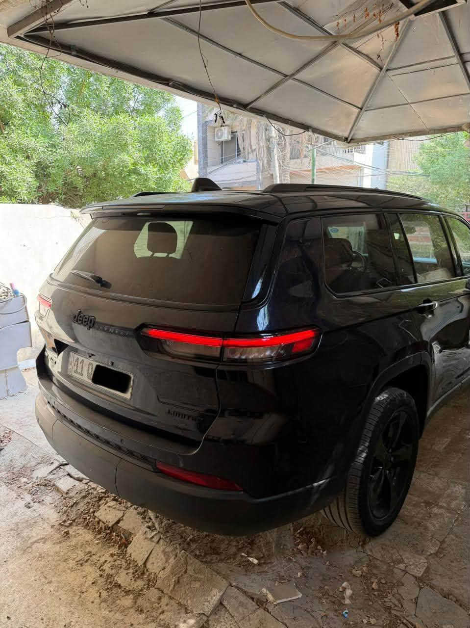 (( سعر مال بيع مستعجل 255 ورقه ))
جيب شيروكي 2023 فول مواصفات 
كراسي جلد + تدفئه كهرباء صندوك كهرباء 
تكيف 3 قطع 7 راكب (( شاشه كبيره )) 
ماشيه 36 السياره بكل معاني الكلمه جديده جداا 
( كير مكينه شواصي لغود ايرباكات كفاله ) 
بجم كبس حادثها فقط ضربه بين البابين خفيفه 
رقمها بغداد باسمي مكاني منصور
***********
