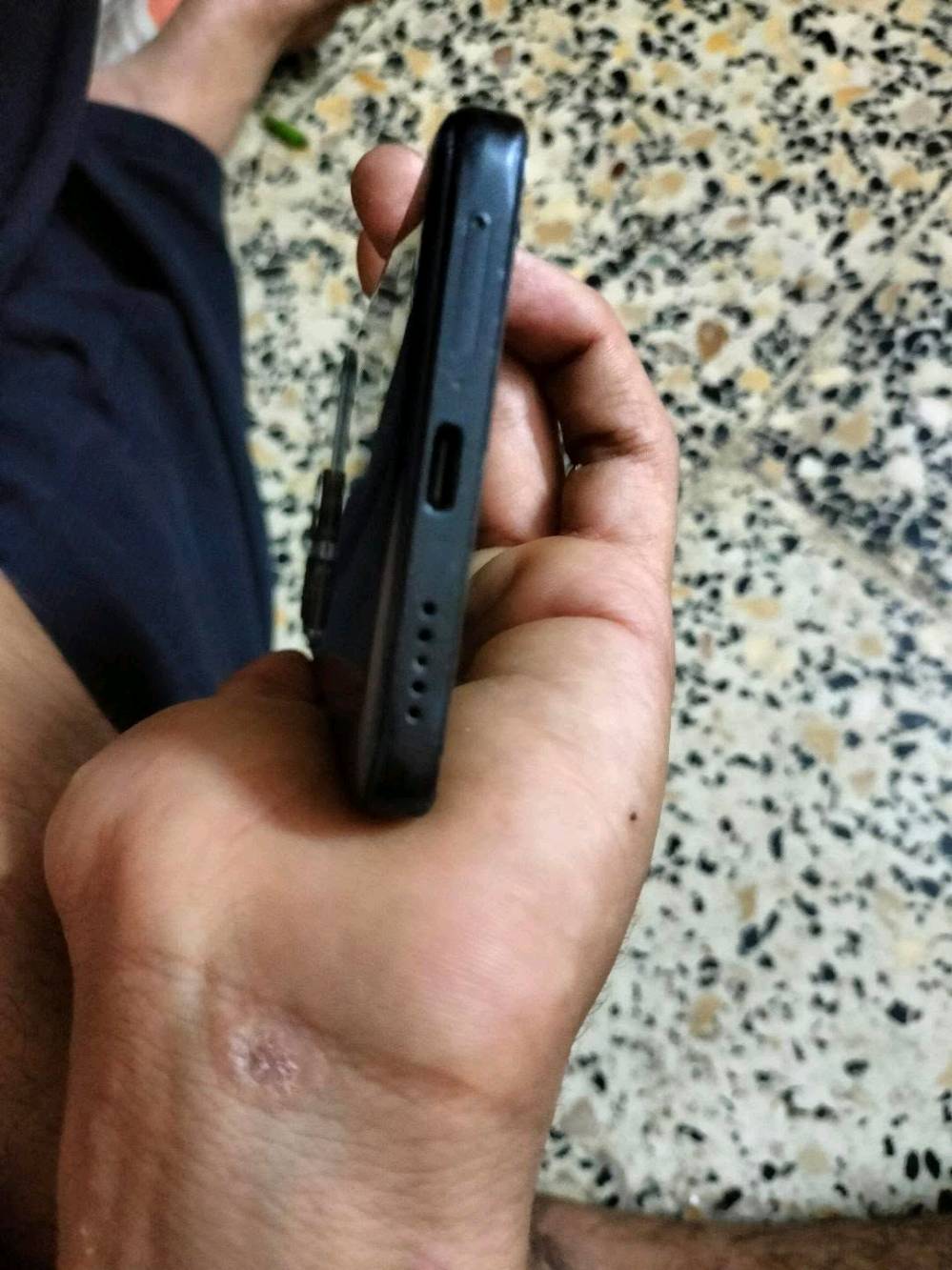 جهاز بوكو اكس ٦برو ذاكره ٥١٢ الجهاز ممفتوح فقط الشاشه بيه ضربه والكاميرا جاي انضف بل سماعه ونزرفت كامت تعبر وصاخه عل كامره سعره ٢٢٥ بي مجال بغداد دوره