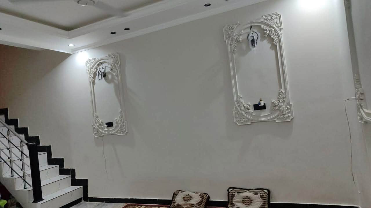 🏠 بيت للبيع – حي أور

📍 الموقع: حي أور، شارع السبيس، بالقرب من جامع الهدى بالمربع الذهبي
شارع تبليط عرضه 10 متر
📐 المساحة: 120م²
📏 الواجهة: 6م | النزال: 20م
على شارع تبليط عرضه 10 متر 
🏡 البيت طابقين:

🔹 الطابق الأول: غرفة، صالة، استقبال، مطبخ، صحيات داخلية وخارجية.
🔹 الطابق الثاني: 3 غرف، صالة، وصحيات.

✨ بناء حديث درجة أولى

📞 للاستفسار: ***********

