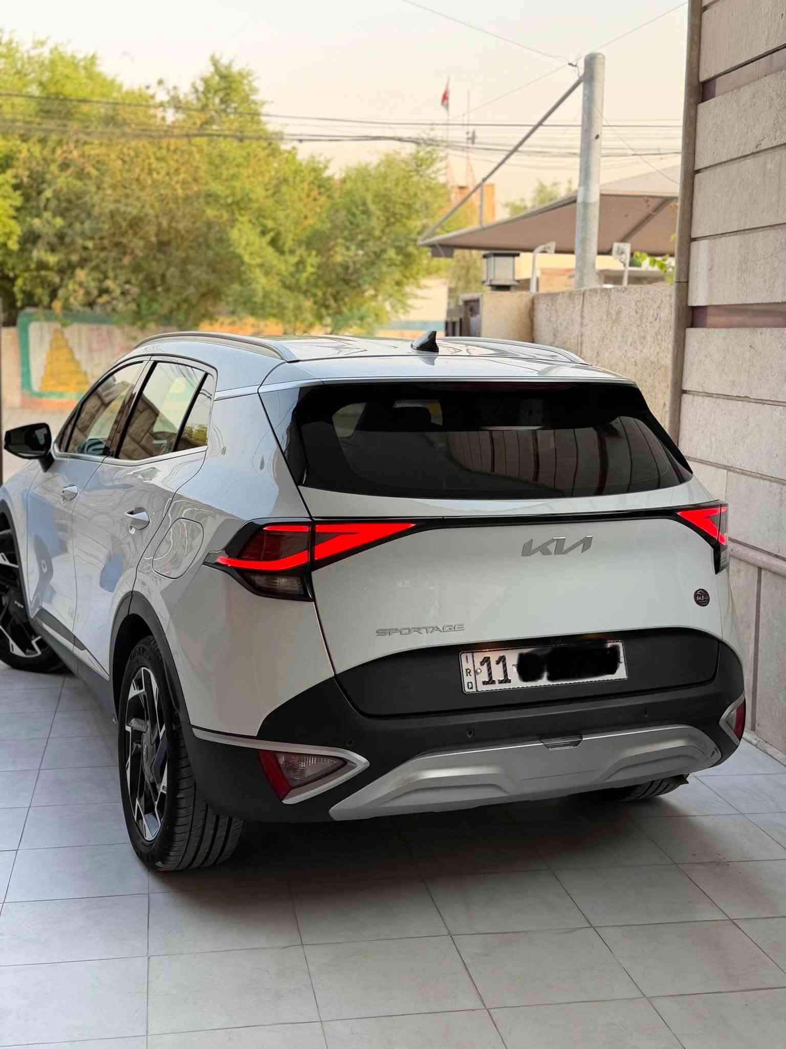 السلام عليكم 🌹
🚘 كيا سبورتج 2025 للبيع

🔹 بصمة تشغيل + بصمة أبواب
🔹 تشغيل عن بُعد
🔹 إشارات بالمراية
🔹 حساسات أمامية وخلفية
🔹 ويل 19
🔹 مرايا شفط
🔹 شفتات سرعة
🔹 4 أنظمة قيادة
🔹 محرك 2000 DOHC
🔹 الممشى: 53 ألف كم

✅ السيارة مكفولة فقط BDR بالباب
✅ رقم بغداد — تحويل ثاني يوم

📍 الموقع: بغداد / شارع فلسطين

💰 السعر: 208 ورقة
🔸 وبيها مجال بسيط

📞 ***********
