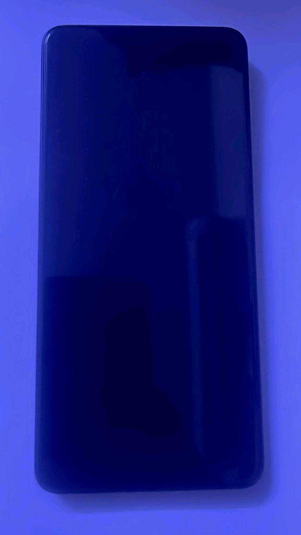 المساحة / الرام: [B  512GB / 12GB]  
​المعالج: Dimensity 8300 Ultra (تشغيل سلس جداً للألعاب مثل ببجي على 120 FPS)  
​الشاشة: AMOLED بدقة 1.5K بتردد 120Hz  
​البطارية والشحن: 5000mAh مع شحن سريع 67W
​الحالة: نظيف جداً، بدون شخوط، غير مفتوح أو مصلح.
​الملحقات: العلبة الأصلية 
​📍 💰 السعر: [325] (بي مجال قليل للشراي)  
​📞 للتواصل: [اكتب رقم الهاتف أو تواصل خاص]