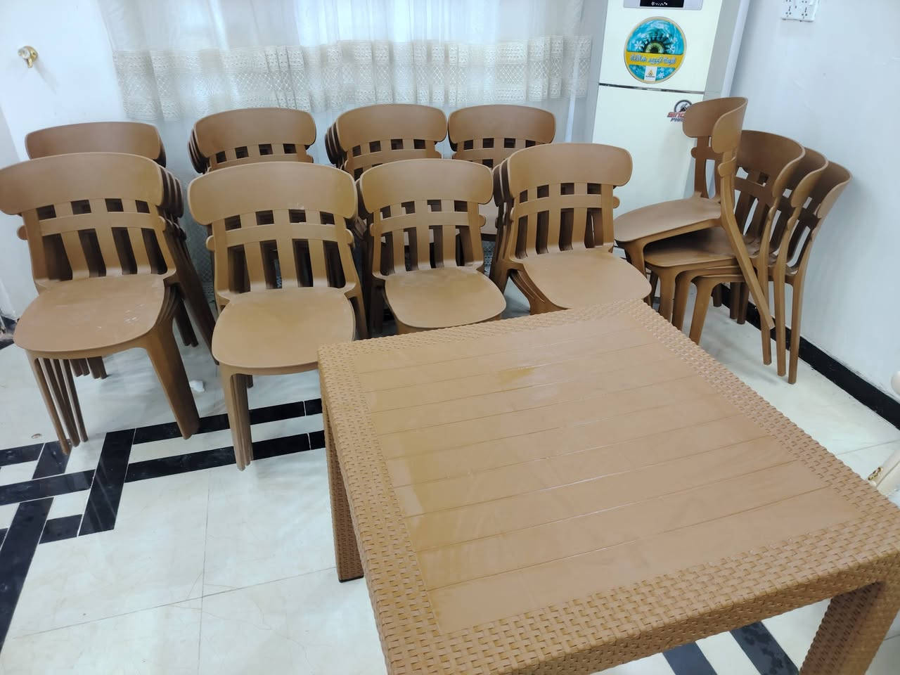 ميوزه 8 وكل ميز ويا كراسي ربعه وكله اصلي مكان كوت خاجيه رقم هاتف  ***********
