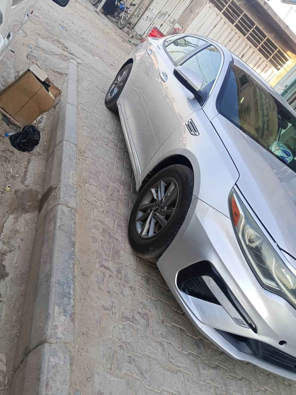 السلام عليكم
كيا اوبتيما 2020 أمريكي 2400 معوقين باقي 10اشهر تصير حرة المالك يمي وعندي وكاله عامة بسمي حادث جاملغ وبنيد الحادث مرفق بالصور محرك كير شرط الشرط رادار اربع جهات مانع انزلاق توقف ذاتي تنبية قيادة تحكم جهتين اشاير بلمري  شاشة دمام السياره خير من الله تخم تاير حدادية تبريد تدفئه لايت زنون ماشية 127
جاهزة للاخير الله شاهد واحلى من الصور ب130 وبيها مجال قليل كلش 
مكاني الديوانية البدير 
***********
