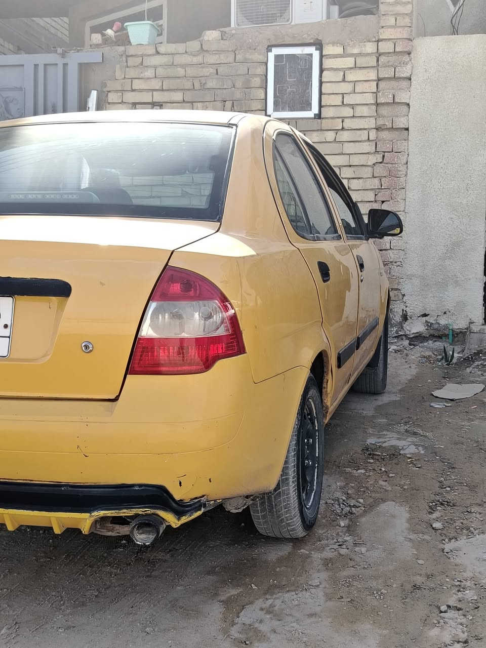 سياره للبيع كلشي ما بيه كلشي شغال بس مكينه شويه تعبانه كير او حداديه او تبريد كله فول مكانه كربلاء *********** السعر 30 او بيه مجال للطيبين
