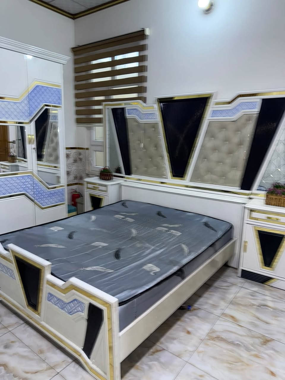 غرفه نوم • ٥ قطع • حجم كبير