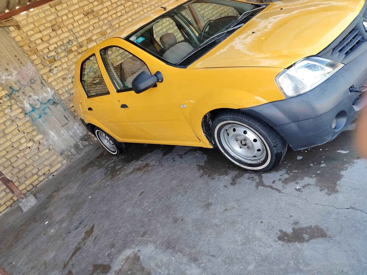 سلام عليكم رينو مديل 2009 ميكينه وكير ستوني شاهدهن رقم بغداد بسمي مصفره هيه وغرامات حداديه تخم تاير جديد مصبوغه حزام مكفواله من الضربه   جاهزه السعر 33 وبيه مجال مكان السماوه المركز ***********
