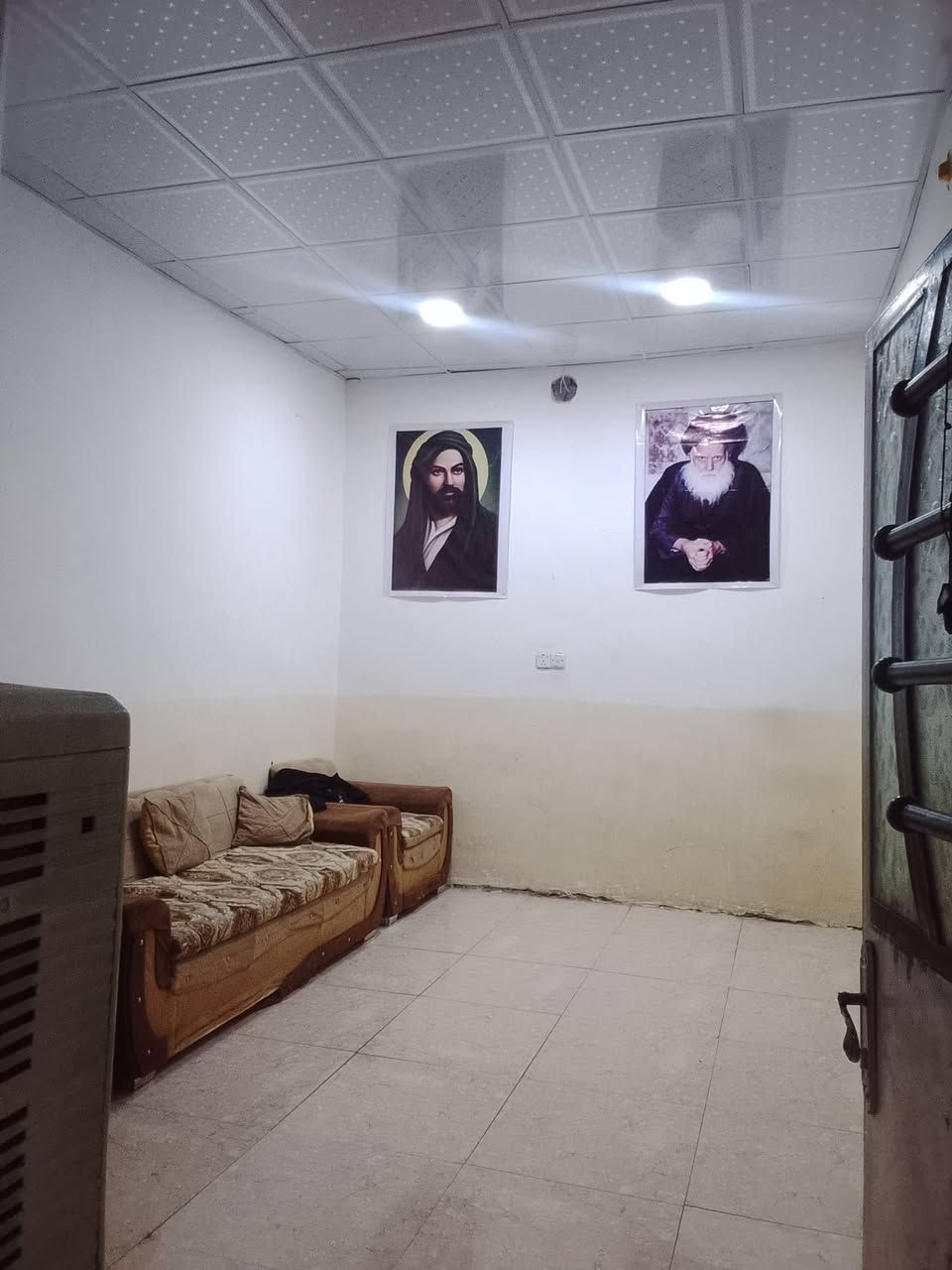 بيت البيع في مدينه الصدر قطاع صفر تجاوز بناء جديد صب مسلح التواصل على رقم ***********
