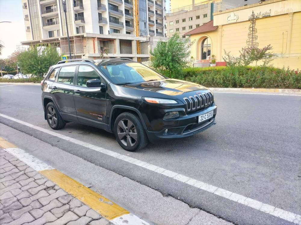 جيب شيرؤكي موديل 2017 بئ سبوغ هيچ سبوغي نيا موبايل ***********سعر99 گيرومه كينا به شه رته نه كرايته وا مكينا 4پستن عجم 2.4 بئ تؤربؤمه رغو به مواصفات شاشا گه ورا پانو رامه سندوق شفت گوشين كاره بايي 60 ميل رويشتيا سه نه وي به ناوي غؤمه هه تا 2030 نويا رسمي امريكام دانايه  هه ر هه موي به شه رتا أربيل, العراق

نص مكتوب في الصور:
- ¡Verificación completa de este VIN! Eliminar VIN 35073 mi C4PJLCB2HW535G88