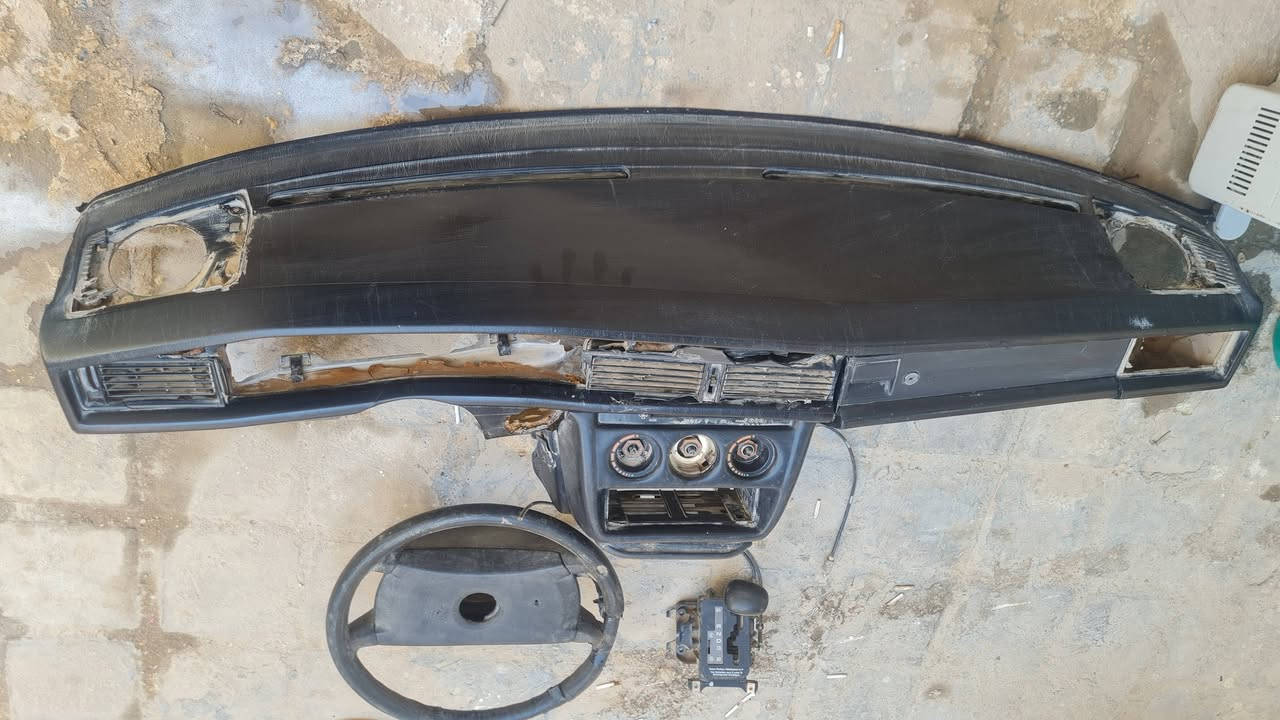 دشبول وبطاين يدة كير ودركه مارسدس ١٩٠ للبيع ٢٠٠ الف كربلاء ***********
