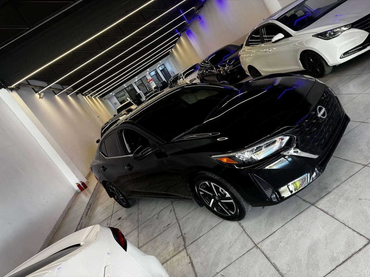 نيسان سنترا 2025Svماشي 5000 آلاف ضررها فقط نصف جاملخ خلفي بدون دواخل سعر 13800$. ***********.        *********** دهوك, العراق

نص مكتوب في الصور:
- 3N1AB8CV8SY413185