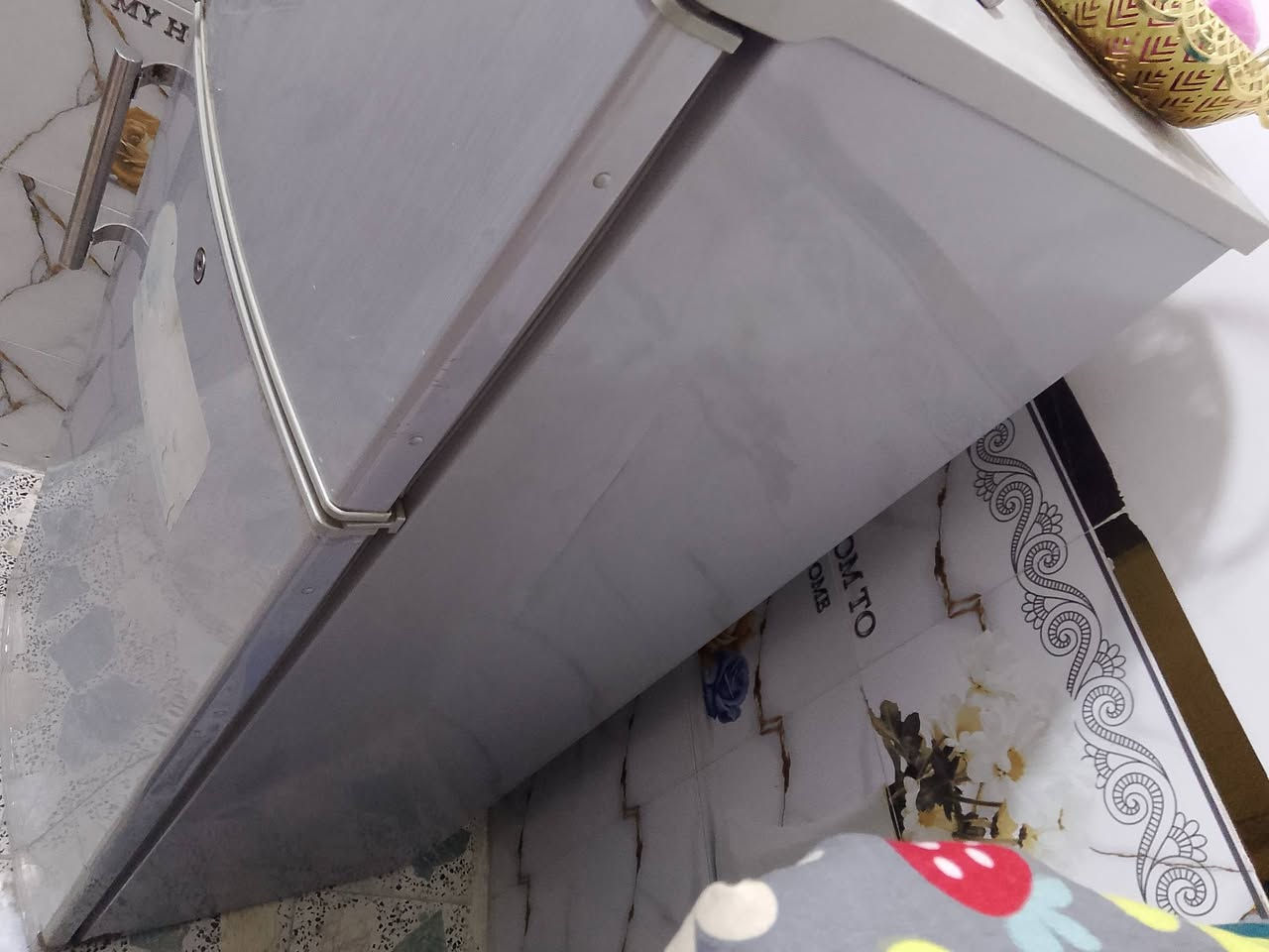 ثلاجة • نظيفة • كماليه
