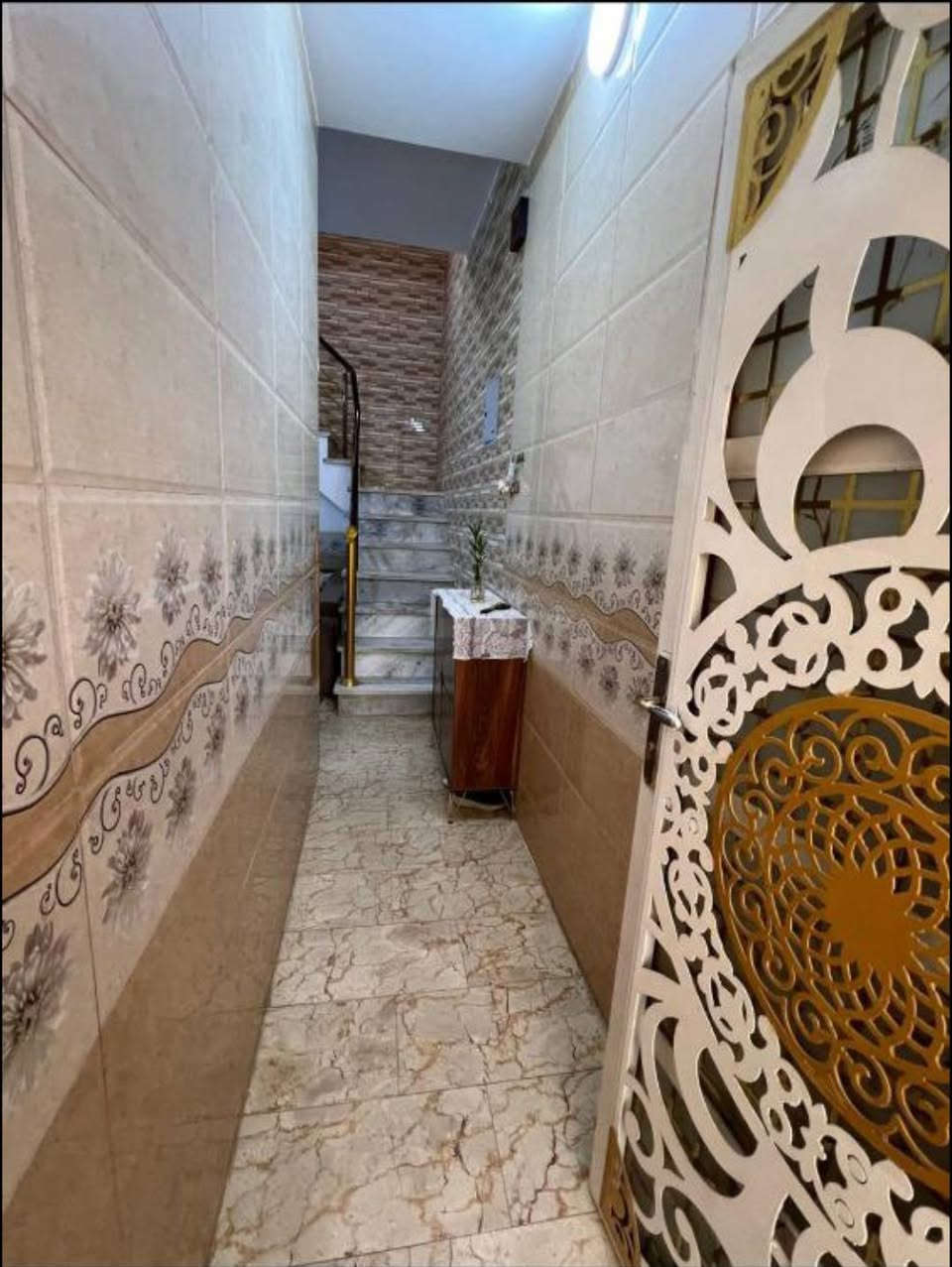 بسم الله الرحمن الرحيم 
تابع الصفحه ليصلك كل ماهو جديد
مكتب الابرار للعقار 

🌹 دار للبيع مساحه 100 متر 
🌹 حي الجامعه  منطقه ال 28
🌹 طابق ونص نظيف جدا 
🌹 شارع 10 
🌹 بناء درجه اولى صب كونكريت 
🌹 وارضيه مرمر  ومكان مميز 
🌹 غرفتين نوم 

💎 طابق الاول 
غرفه و صاله واستقبال ومطبخ وصحيات

💎 طابق الثاني 
غرفه وصاله وصحيات 

للاستفسار الاتصال عله 
***********

🌷 عنوان المكتب / النجف الاشرف 
🌷 حي السلام نهايه شارع ابو الدجاج النجف, العراق
