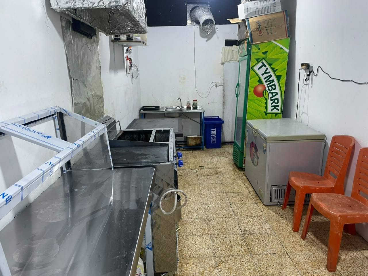مطعم للبيع • حي الشرطه • اغراض جديدة