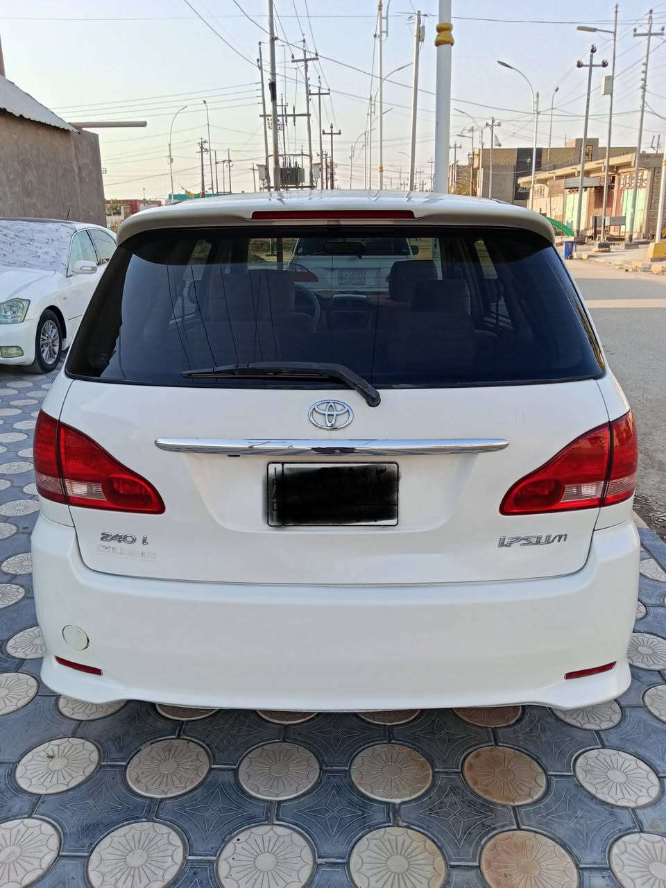 ابصم للبيع موديل2001 بصرة تحويل مباشرة كفاله عامه 
مكينة كير حدادية وتخم تاير تبريد ثلج كامره حساسات 
توويل اصل داخل بيجي سيارة جاهزة من كلشي 
السعر 115بيه مجال ***********
***********
