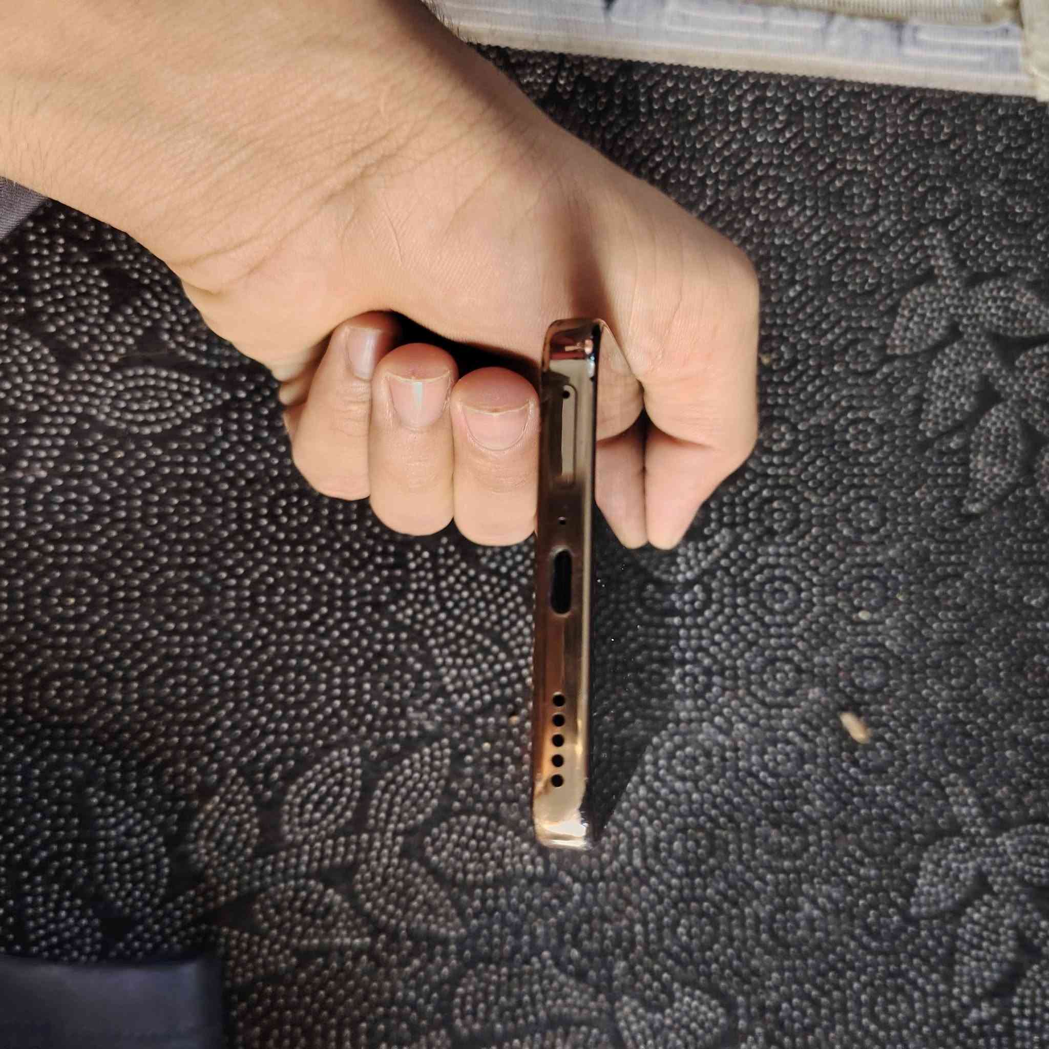 جهاز للبيع هونرX9D
 البطاريه 8300
الذاكرة 256
العشوائية 12+12
السعر 375 وبيه مجال
***********
