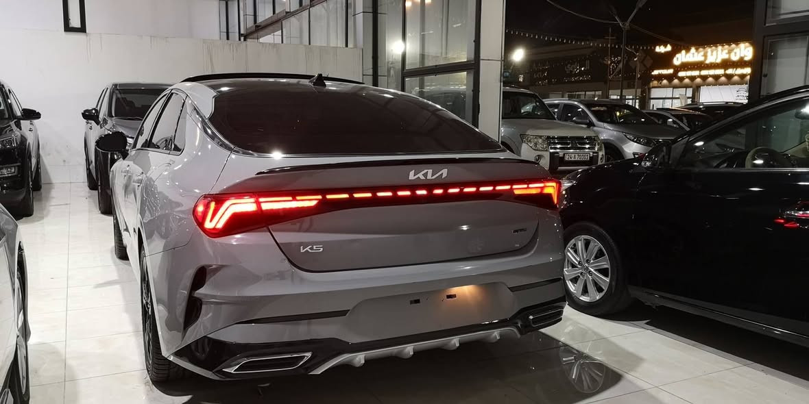 سلام عليكم اخوان  كيا ك5 موديل 2024 فول مواصفات gt line داخل أحمر و بانوراما حادث بابين صبغ بجم و خلفی كبس بدون ارباك محرك 1.6turbo
سعر:180ورقە 
واتساب:***********-***********
