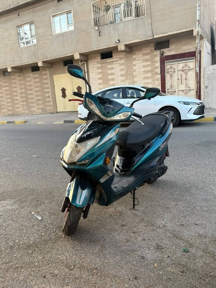 سلام عليكم دراجه سكنس لل بيع موديل 2024 دراجه كفاله عامه ما ماشيه   ما ماشيه فقط  ب بيت  بطارية جديده كلج ادامه كامله قايش جديد فقط اصعد او سوق فقط جام دشبول مكسور سعر 500 مراسله واتساب فقط عنوان نهاية شارع القدس من طرف جسر ساحة الاحتفالات ***********

