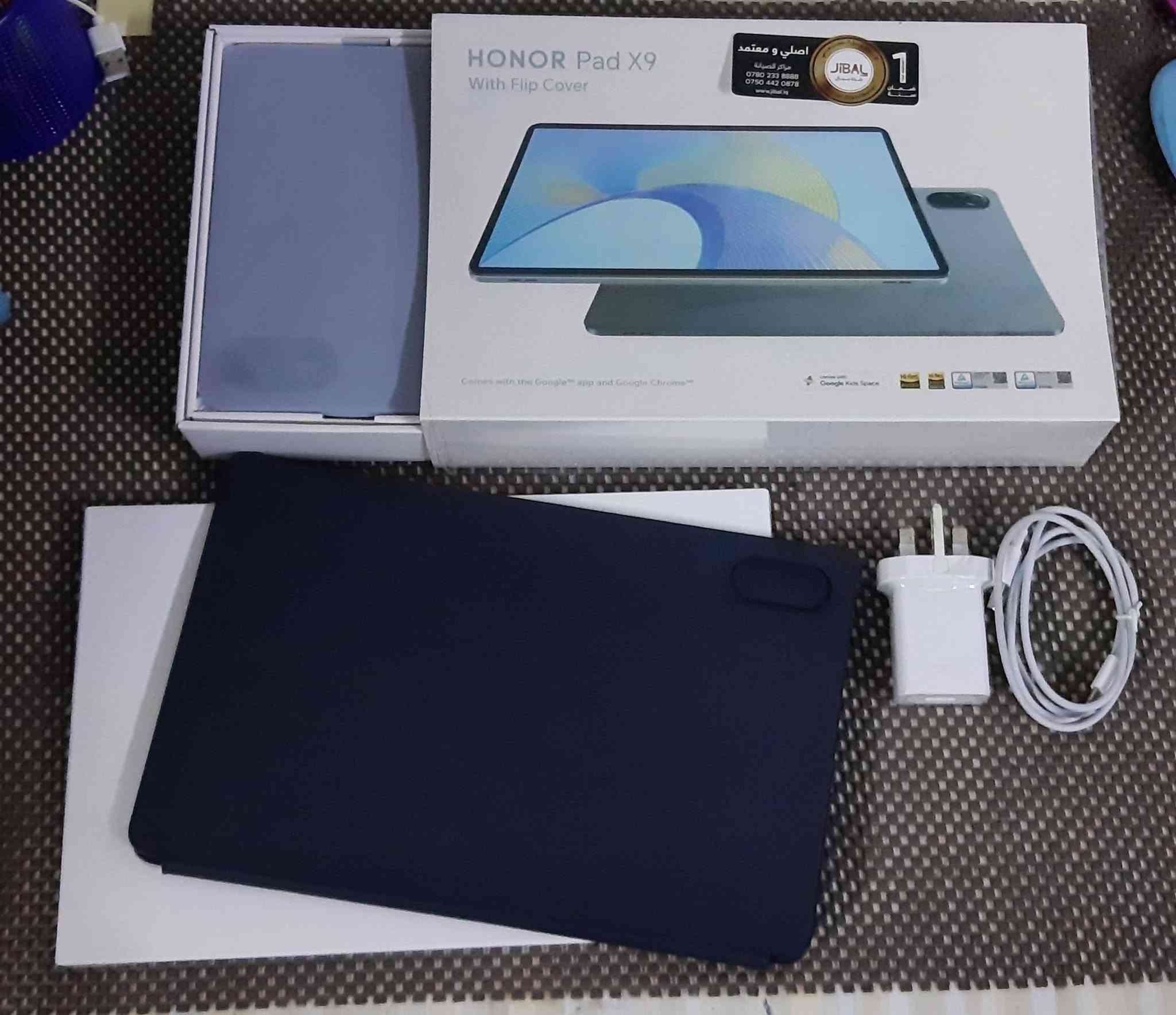 Honor Pad X9
مستخدم كم شهر للدراسة (فقط)
 التابلت جديد بالنايلون +داخل مدة الضمان
ــــــــــــــــــــــــــــــــــــــــــــــــــــــــــــــــــــــــــــــــــــــ
المواصفات: 
الكاميرا الخلفية📷: بدقة 5 ميجابكسل مع دعم التركيز التلقائي (Auto Focus).
​الكاميرا الأمامية📷 (السيلفي): بدقة 5 ميجابكسل.
الذاكر💾: 128GB
البطارية 🔋: 7250MAh
الحجم 📐: 11.5 انش
الوزن ⚖️: 499 غرام
السماعات 🔊: محيطي يدعم 6 مخارج للصوت
المعالج⚙️:(6nm) SD685 /يدعم 60FPS ببجي وكود وبعض الألعاب 90FPS
الشاشة📱: 
120 هرتز
النوع IPS LCD، تدعم 1 مليار لون
الدقة 1200 × 2000 بكسل
ـــــــــــــــــــــــــــــــــــــــــــــــــــــــــــــــــــــــــــــــــــــــــــــــــــــــ
السعر 350 ألف وبيه مجال
للتواصل ؏ـلى الرقم ***********
