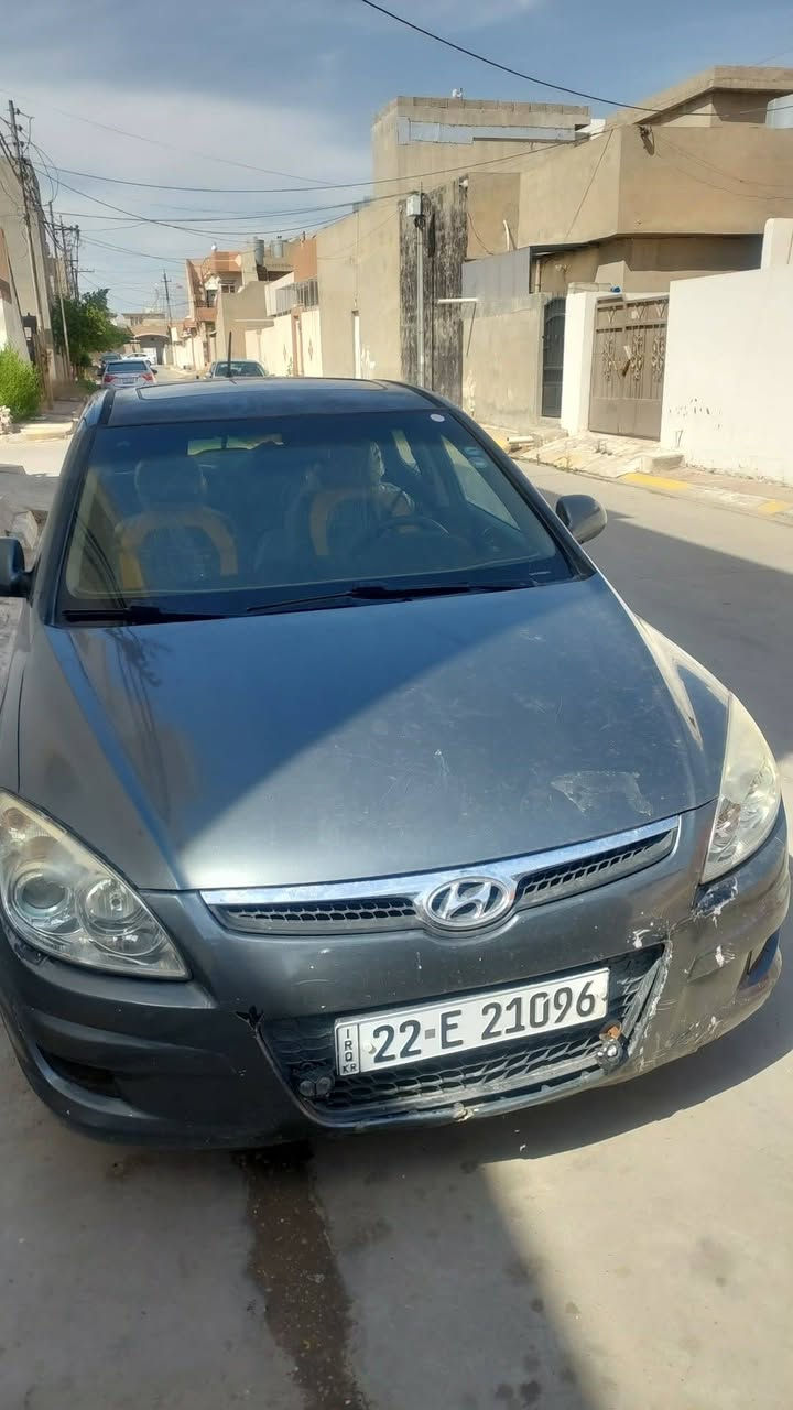 هونداي 2009  كير عادي بطاقة بنزين صبغ احزام سعر 60 وبي مجال للطبين ومحرك بي بخار  رقم الموبايل ***********
