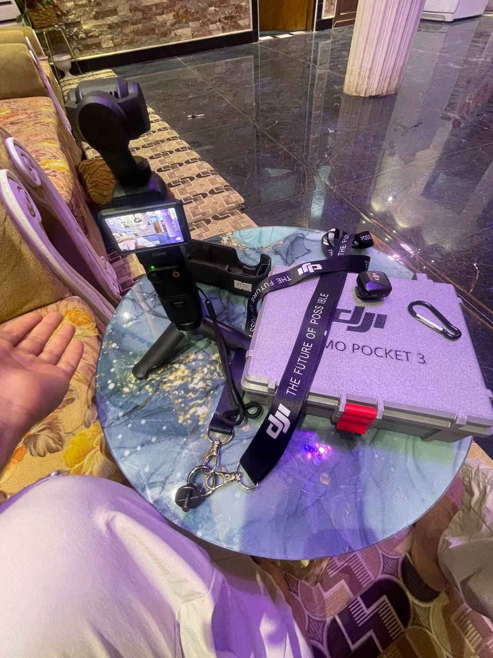 للبيع كاميرا dji بوكت 3
مع ملحقات + حقيبة اكرلك للحماية ضد الصدمات 
سعر 550 وبيها مجال حك جيتك مكانها ديوانية تواصل واتساب ***********

