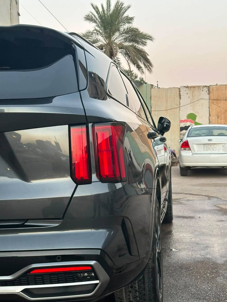السلام عليكم 
كيا سورنتو وارد امريكي بيه طخه خفيفه بالجاملغ الأمامي وراجع علئ البارد وبدون قطرة صبغ 
موديل 2023

والباقي كفاله عامه علئ وضع الشركه وين ميعجبك افحص
مواصفات SX   معروفه فول مواصفات بانروما
 مكينه 2.5 تيربو   كير ٨ سرعات دبل كلج طيران
داخل جلد أبيض ملكي 
قياده ذاتيه 
تحديد مسار 
رادار امامي 
حساس جانبي
اشاره بالمرايا
مرئات جانبيه شفط
اوتو بارك 
اوتو ستوب 
تشغيل عن بعد 
ترحيب عند الاقتراب 
خمس انظمه قياده
كشنات أماميه كهرباء  + تدفئه
شاشه عداد دجتل 
كامره خلفيه
٧ راكب سياحي VIB
صندوك كهرباء 
بصمتين تشغيل 
وبعد بيه هواي مواصفات
ملاحظه السياره ماشيه 28 الف  أخت الزيرو
سياره جديده رقم كربلاء بأسمي تحويل ثاني يوم ومكاني كربلاء  *********** الشراي يتصل
سعره 248وبيه مجال
