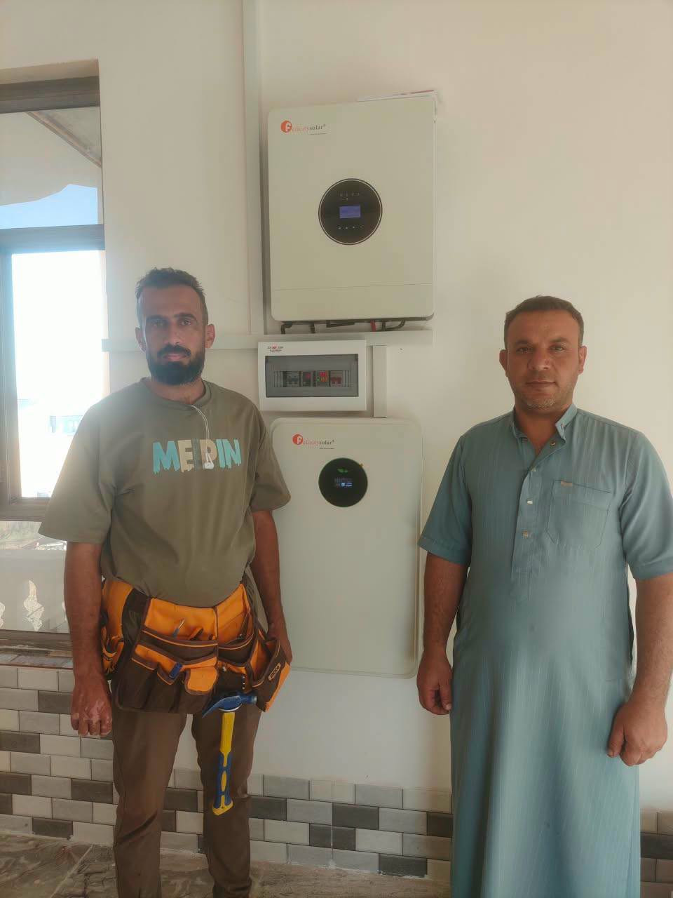 ✨ إنجاز جديد من شركة الحجاب للطاقة الشمسية ✨

تم بحمد الله تركيب منظومة طاقة شمسية في منزل الأخ مثنى أحمد جاسم
📍 قرية الحكنة

☀️🔋 مواصفات المنظومة:

🔋 بطارية ليثيوم Felicity بقدرة 10 كيلوواط
▪️ أداء مستقر وكفاءة عالية
▪️ عمر افتراضي طويل
▪️ ضمان 5 سنوات حسب شروط الشركة

⚡ إنفيرتر Felicity بقدرة 8 كيلوواط
▪️ أداء قوي وتحمل عالي للأحمال
▪️ مناسب للمنظومات المنزلية
▪️ ضمان حسب شروط الشركة

☀️ 7 ألواح شمسية من شركة Jinko
▪️ كفاءة عالية في إنتاج الطاقة
▪️ أداء ممتاز في مختلف الظروف الجوية
▪️ جودة واعتمادية عالية
▪️ ضمان 15 سنة حسب شروط الشركة

🔥 ما يميز شركة الحجاب للطاقة الشمسية:

✔️ معدات ومواد من شركات عالمية موثوقة
✔️ تركيب وبرمجة وتشغيل باحترافية
✔️ ضمان حقيقي وخدمة ما بعد البيع
✔️ خبرة في تنفيذ منظومات الطاقة الشمسية

📌 شركة الحجاب للطاقة الشمسية
📍 الشرقاط – أسديرة الفياض
📞 ***********
📞 ***********

☀️ طاقة نظيفة… جودة عالية… وتوفير مستمر 🔋
✨ مع شركة الحجاب للطاقة الشمسية ✨
