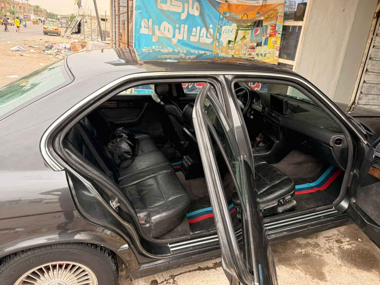 سلام عليكم بيً ام ٥٢٥. وارد ياباني موديل ١٩٩٠ 

رقم سليمانيه تحويل مباشر سيارة بسمي  
 ً
حجم محرك ٢٨ صقر

 كير الماني صقر جديد بجيس 

 تبريد تدفىة كلة شغال 

جام كهرباء 

كشنات كهرباء 

سنتر لوك  

ً
غرفتها كلها بلادية  جلد اسود مطعم صاج جوزي 

سيارة بدون معجون ولا ضربة ابد ولا معمرة 

صدر كلة جديد
 
تخم تاير جديد. 

ويل شعاع جديد اصلي 

مروحة كهربائية  

رقم  ***********
