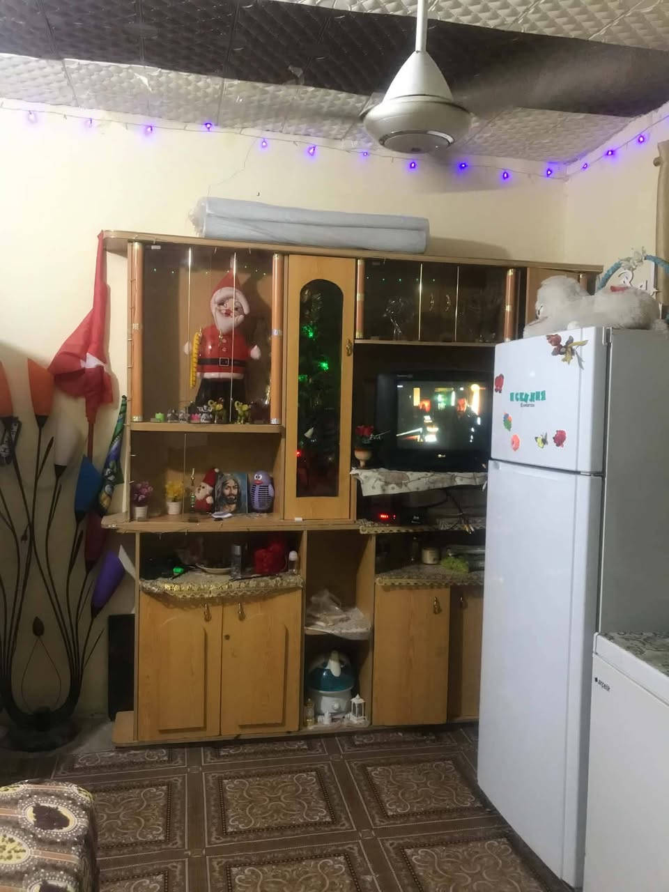 🏠 فرصة عقارية مميزة للبيع
📍 الموقع: حي العسكري الأول - شارع مدرسة الرحمن
📐 المساحة: ٢٦٠ متر مربع (واجهة ١٣ متر × نزال ٢٠ متر)
🏗️ نوع البناء: بناء قديم يرهم مجمع يرهم اي شي مساحه وشارع يخبل 
​📋 تفاصيل الدار:
​٣ غرف نوم
​صالة
​براني (استقبال)
​مطبخ
​صحيات داخلية وخارجية
​كراج سيارة
​⚡ الخدمات: متوفرة بالكامل (تبليط، إنترنت، وغيرها)
💰 السعر: ١٥٥ (بسعر دون العرصة)
​📞 للإستفسار والتواصل:
***********
