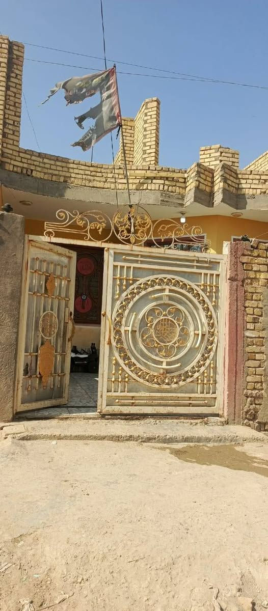 � دار للبيع – الحي العسكري مقابل اعدادية المنار الاهلية شارع 15 
الموقع: مقابل اعدادية المنار الاهلية قريب ع الحولي  شارع 15وجهه ع حديقة 

📐 المساحة: 150 متر
🏠 الدار: طابق واحد – 
 الطابق الثاني قيد التشييد محتاج بس صب السقف 
━━━━━━━━━━━━━━━━━━
✨ تفاصيل الدار:
🛏️ غرفة نوم
🛋️ صالة + استقبال
🍳 مطبخ حار وبارد
🌿 بيتونة
━━━━━━━━━━━━━━━━━━
💰 السعر: 107 مليون
📩 السعر والتفاوض: مراسلة واتساب أو ماسنجر فقط
📞 للاستفسار:
***********
━━━━━━━━━━━━━━━━━━
📲 تابع الصفحة ليصلك كل جديد
ios_627
🏡 عندك عقار للبيع؟
راسلنا أو اتصل بنا لعرض عقارك

#دار_للبيع
#الحي_العسكري
#عقارات_القاسم
#مراسلة_الصفحة
