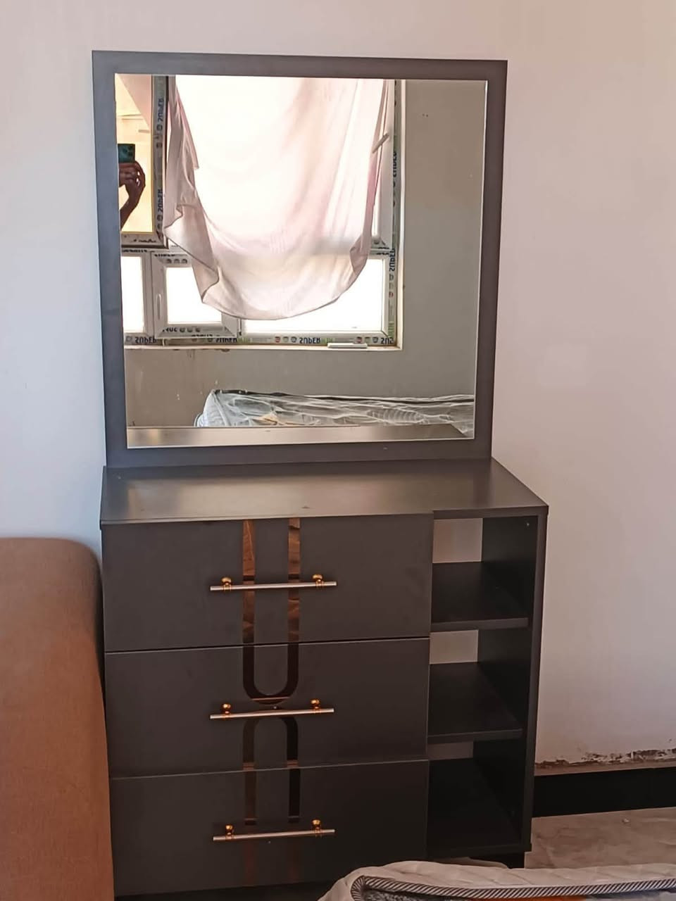 للبيع غرفه نوم جديده كلش عنوان بغداد *********** عندي واتساب
